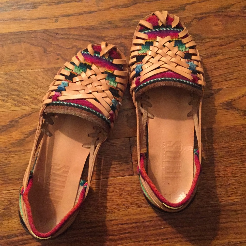 Soiyl huaraches.